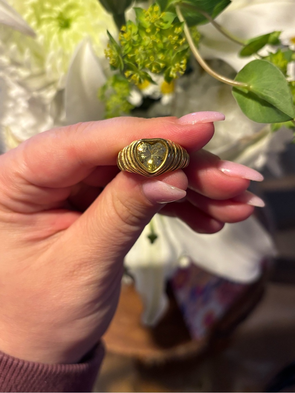 Green Bezeled Heart Statement Ring - Picture 4 of 5